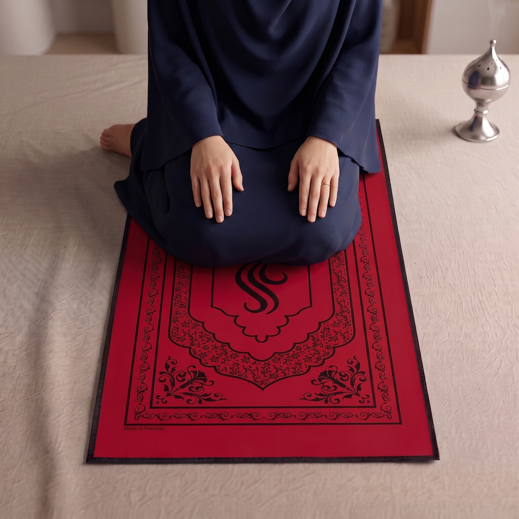 Travel Prayer Mat with Synthetic Leather Pouch | Portable Muslim Prayer Rug